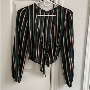 FOREVER 21 cropped tie back blouse